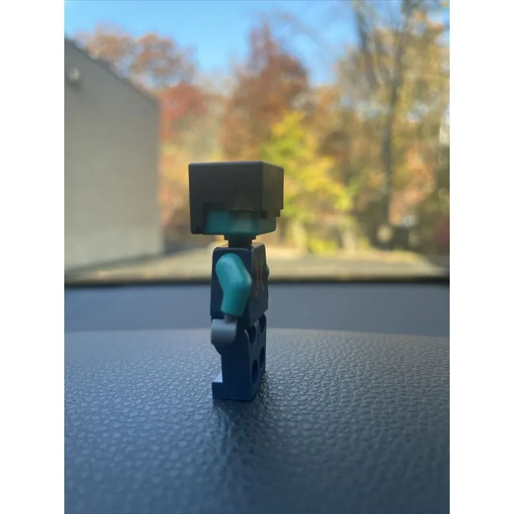 Lego Minecraft  Minifigure Min119 Nether‎ Adventurer Excellent Condition
